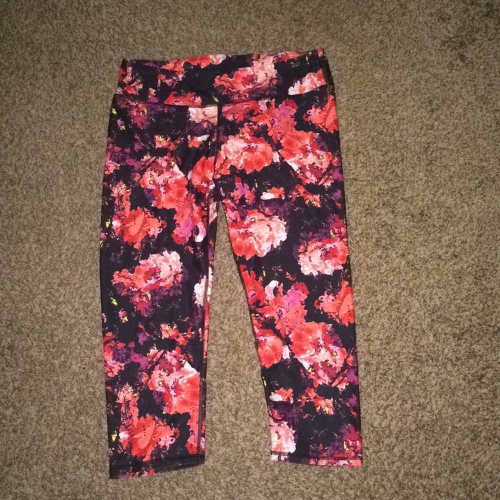 Fabletics Crop Red Floral Leggings